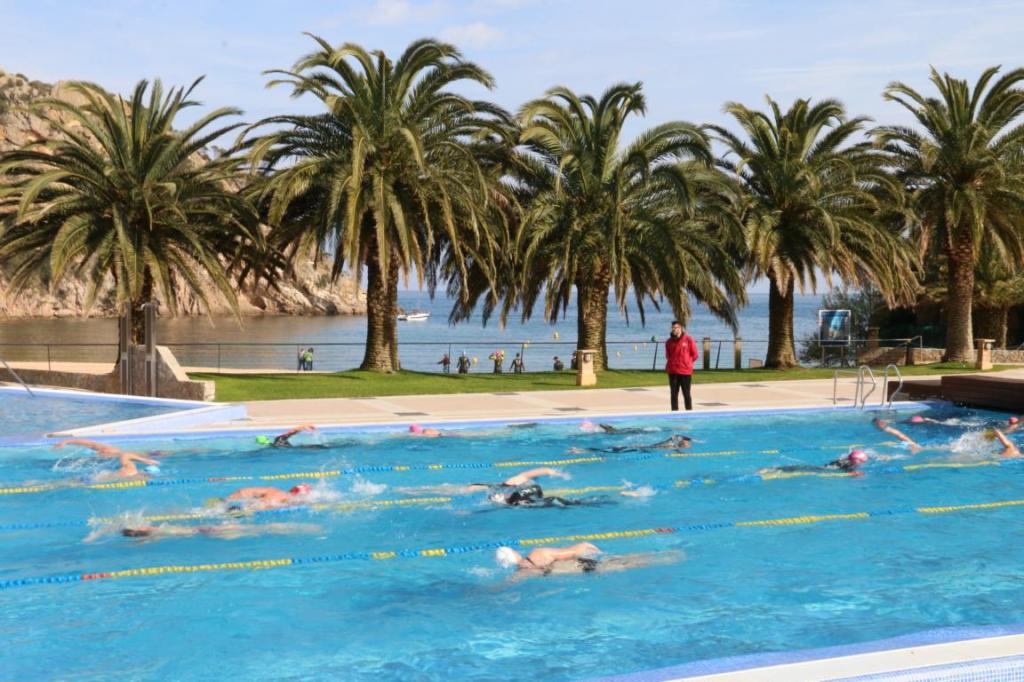 Wer die Wahl hat, hat die Qual: Pool oder Meer! Foto: Giverola Resort 